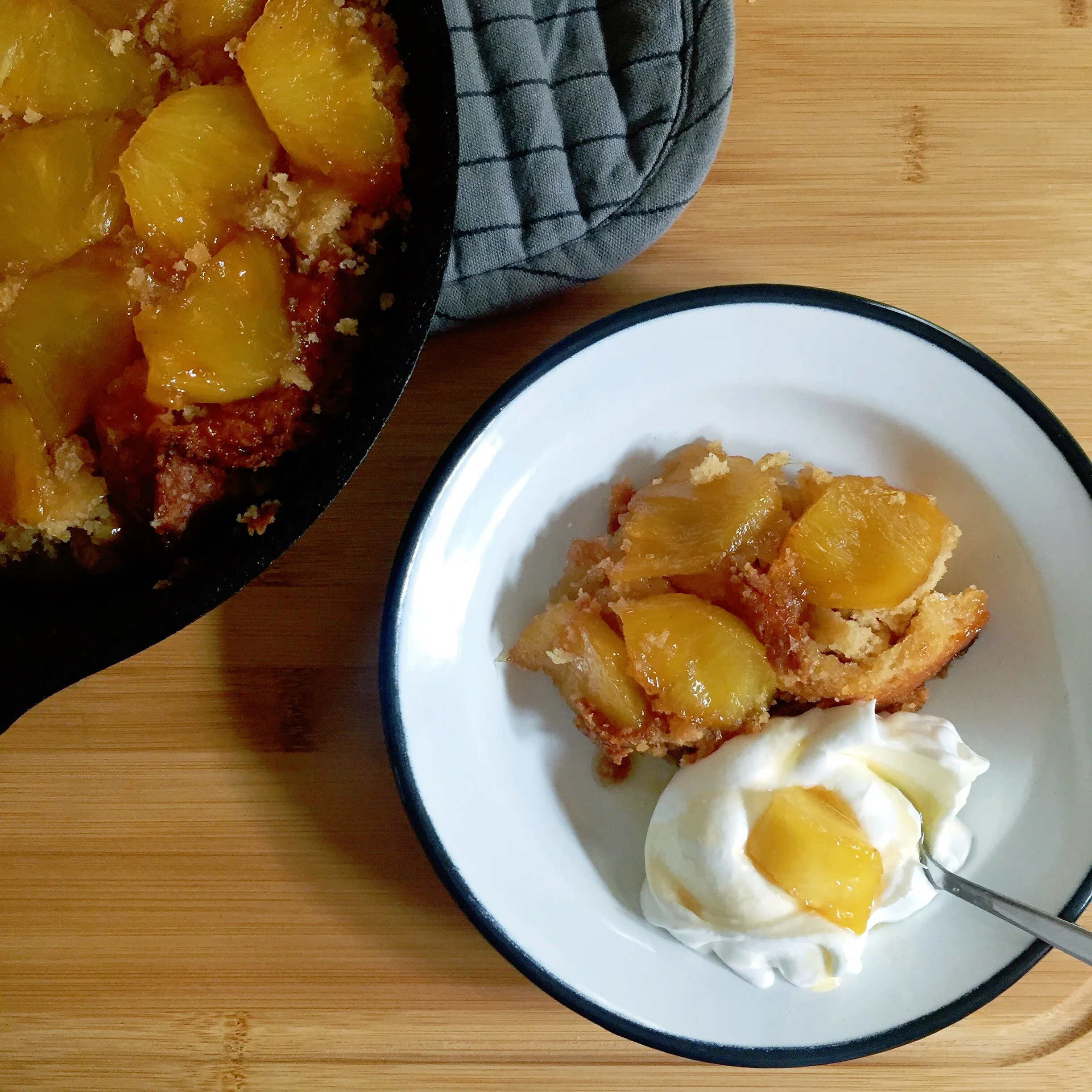 Isključivi sami sebe isključe iliti Izvrnuti kolač od ananasa 