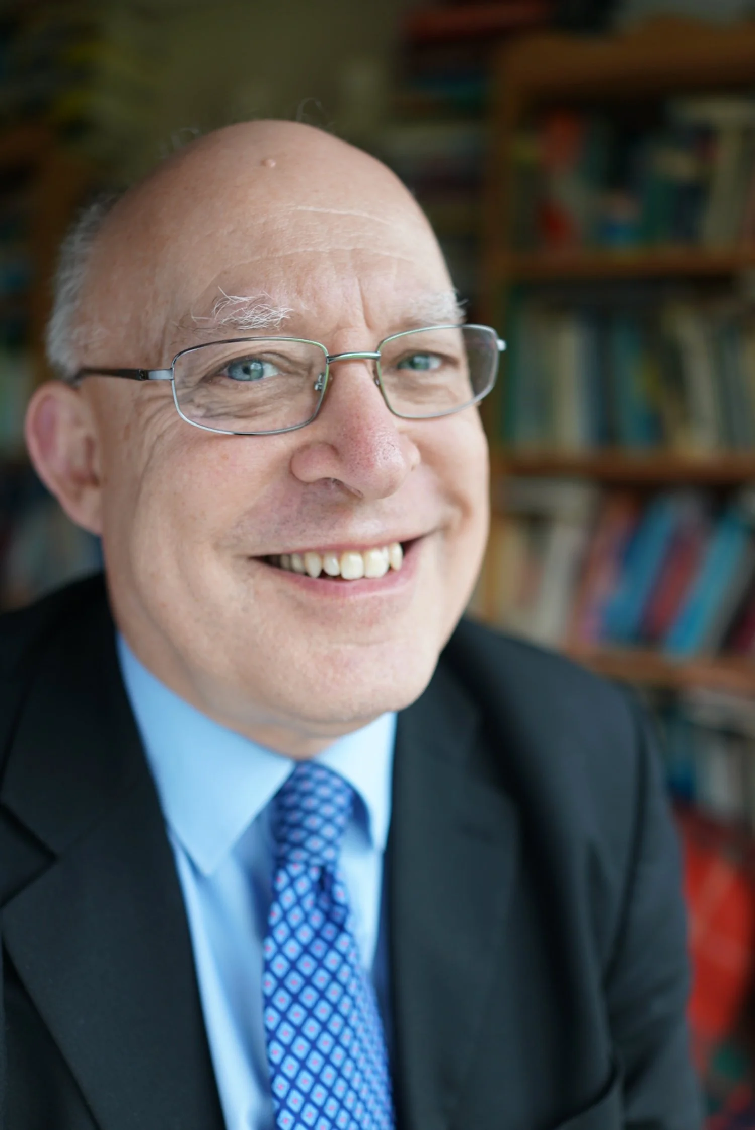 Fresh insights into familiar verses by Martin Manser