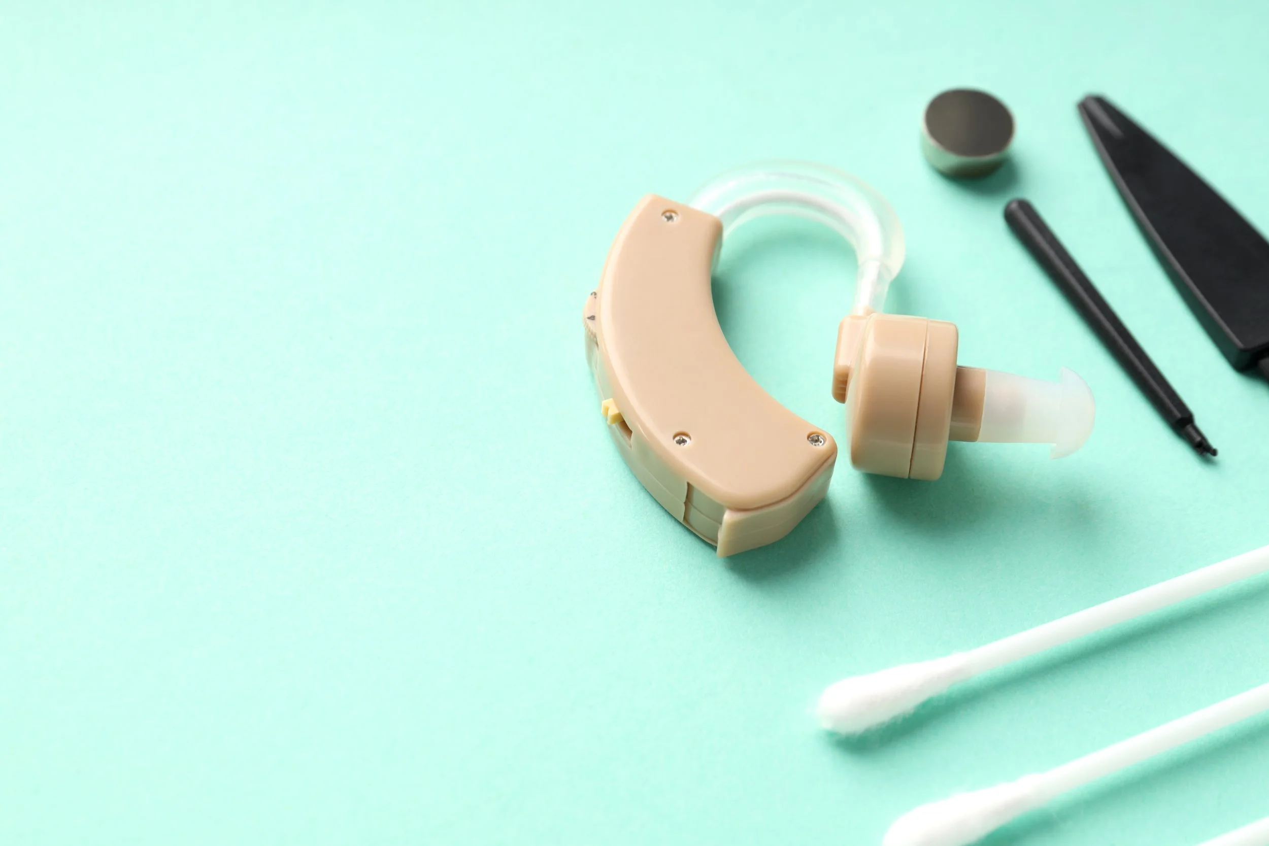 Navigating Hearing Aid Options: Choosing the Right Device for Your Needs
