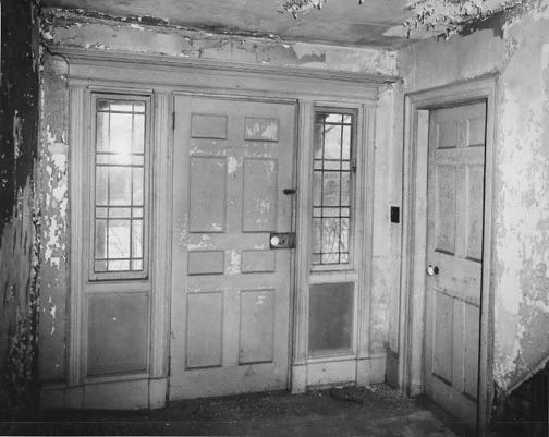 The entry hall as it looked in 1962. Photo from Preservation Long Island’s archive.