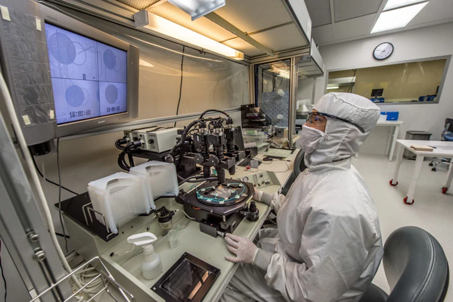 PerkinElmer_Hopkinton_Clean_Room_Laboratory.jpg