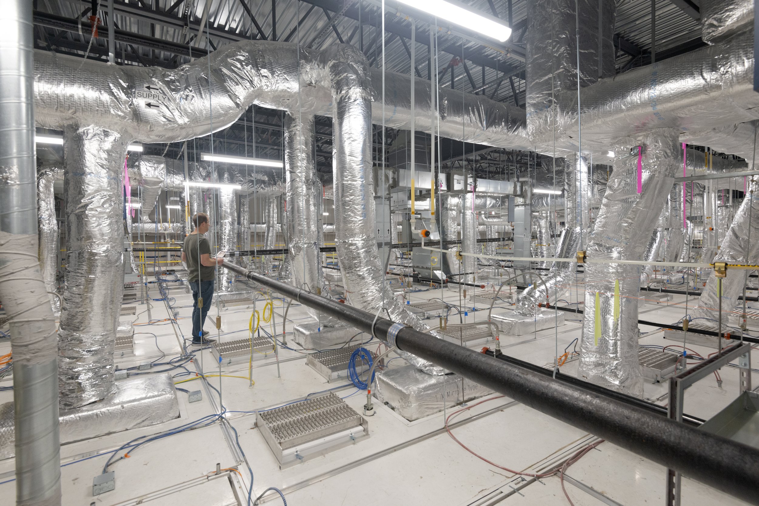 24-117-747 Walkable Ceiling over Clean Rooms.jpg