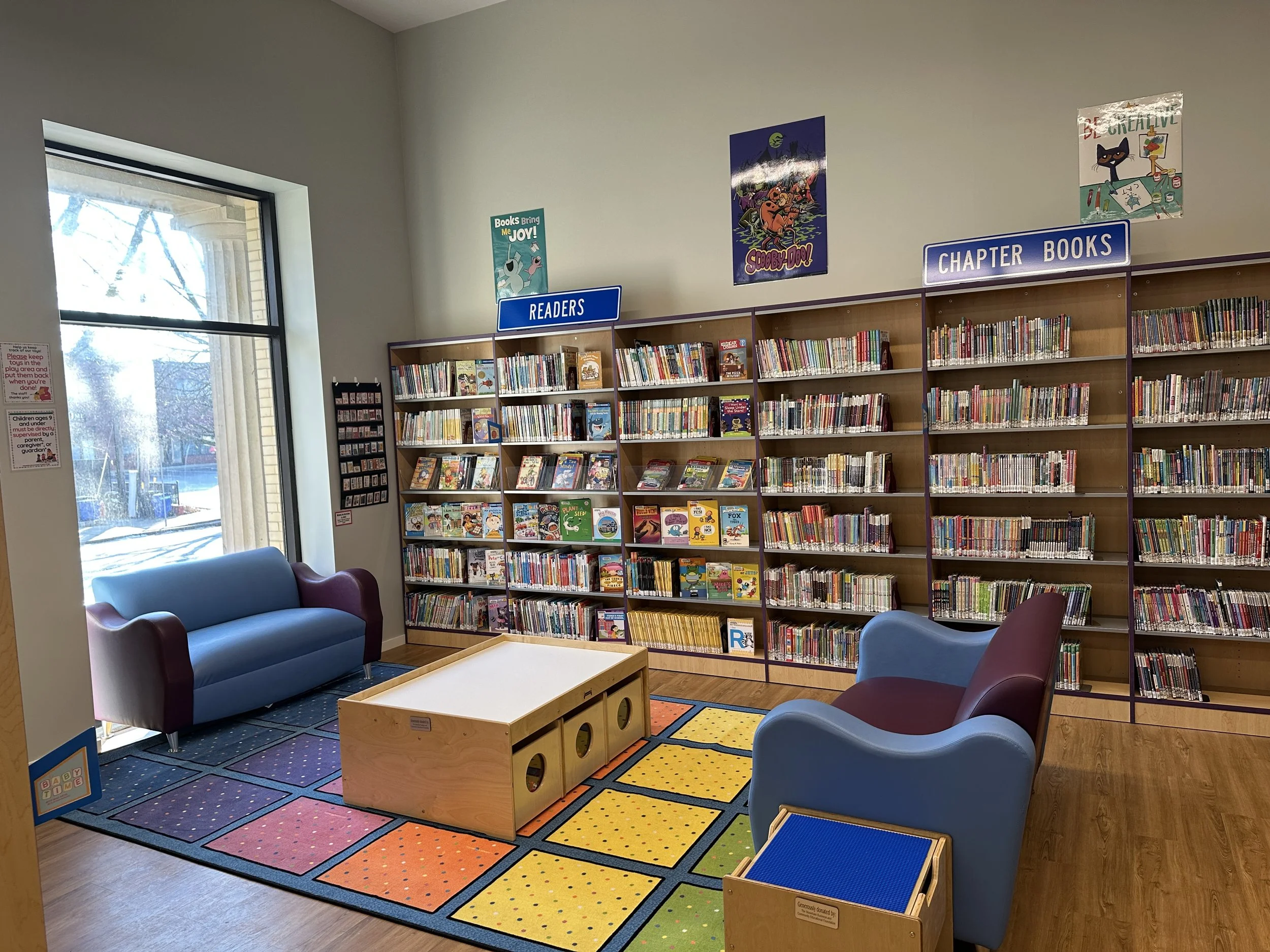 2Corner Seating Area_IMG_7965.JPG