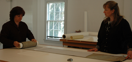 Instructing proper rolling of flat textiles