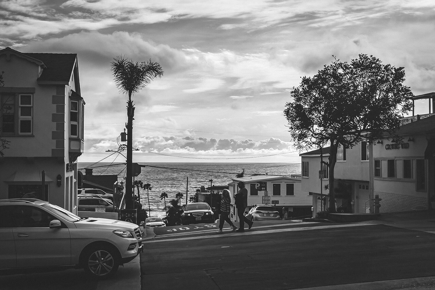 Manhattan Beach B/W
