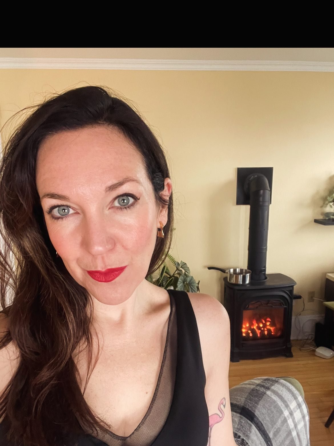 Happy New Year!! 🎉 Last year was a rollercoaster 🎢 but I just kept working through it and learned a lot about myself 🐐 🏔️ 💪🏼. Thanks to all my employers and collaborators for a full year 👏 So happy to have an amazing family and hilarious frien