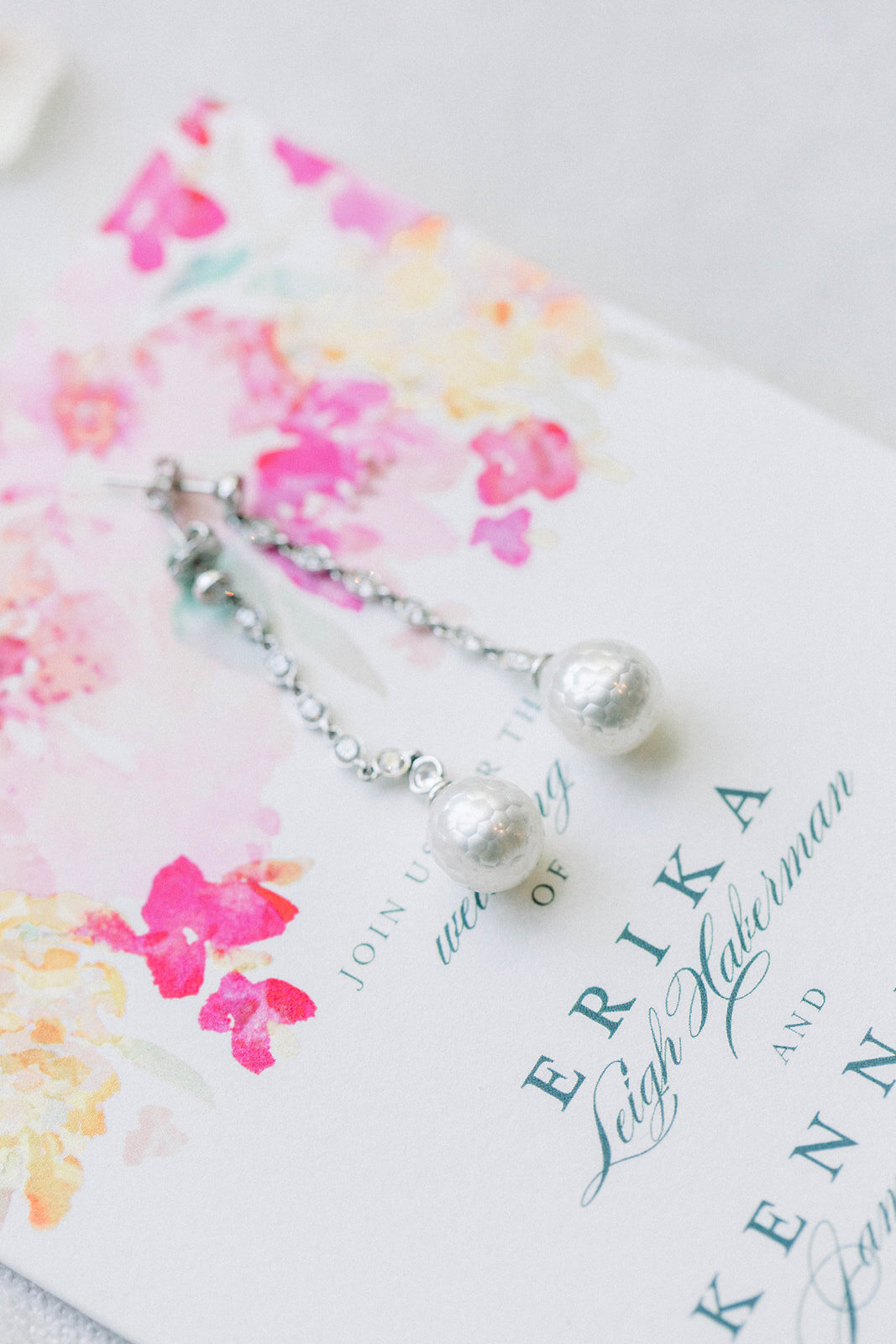 Drop pearl wedding earrings: Longue Vue Club Wedding captured by Abbie Tyler Photography