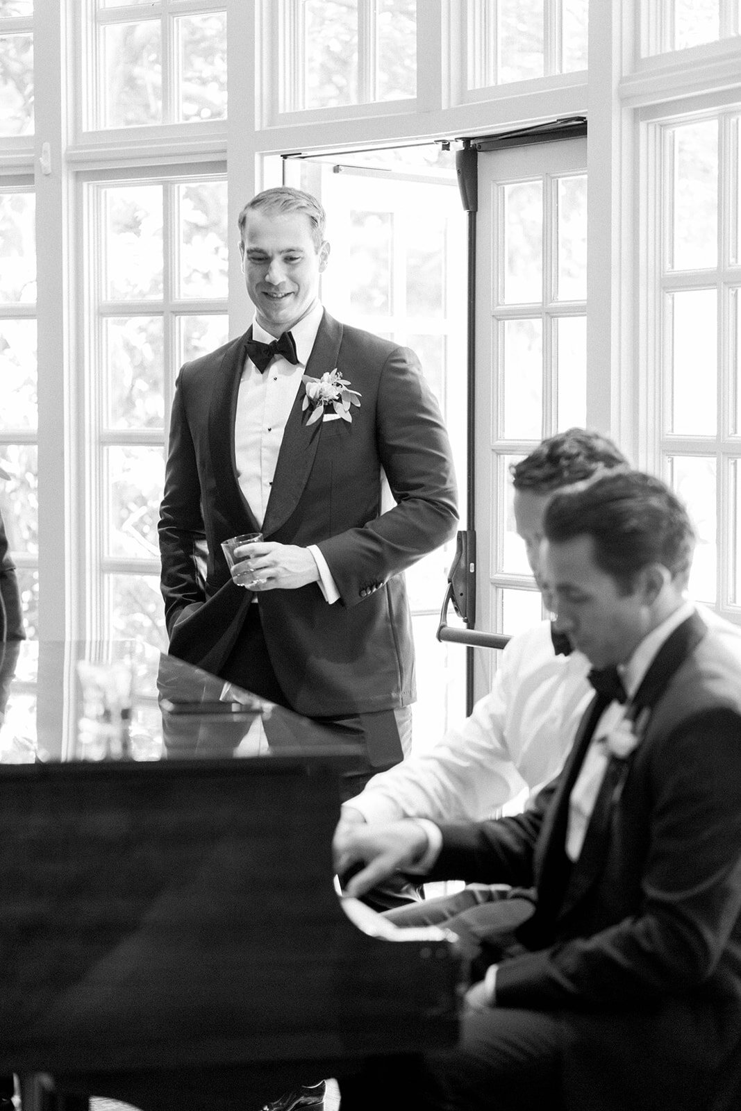 Longue Vue Club Wedding captured by Abbie Tyler Photography