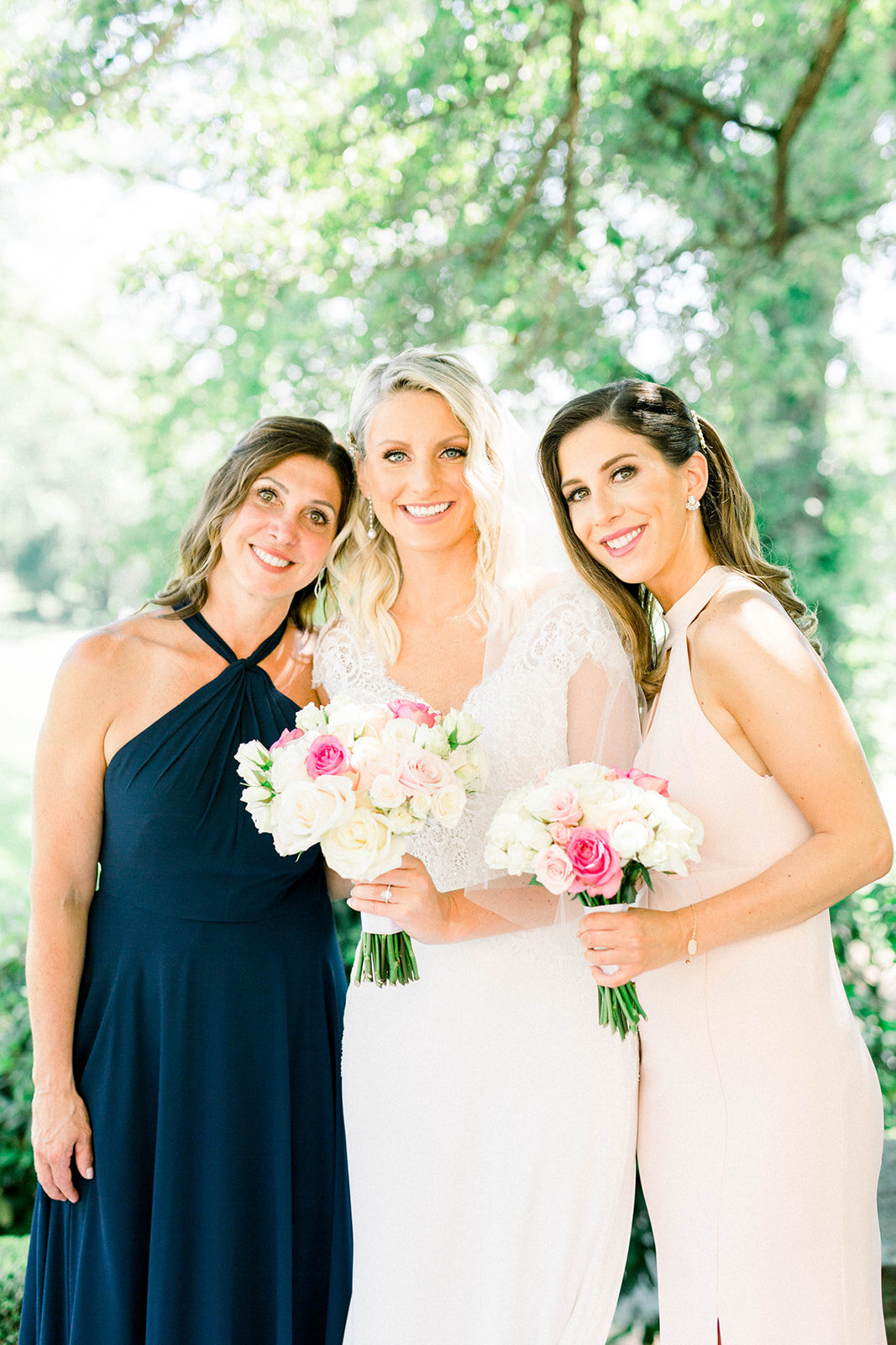 Family portraits: Longue Vue Club Wedding captured by Abbie Tyler Photography