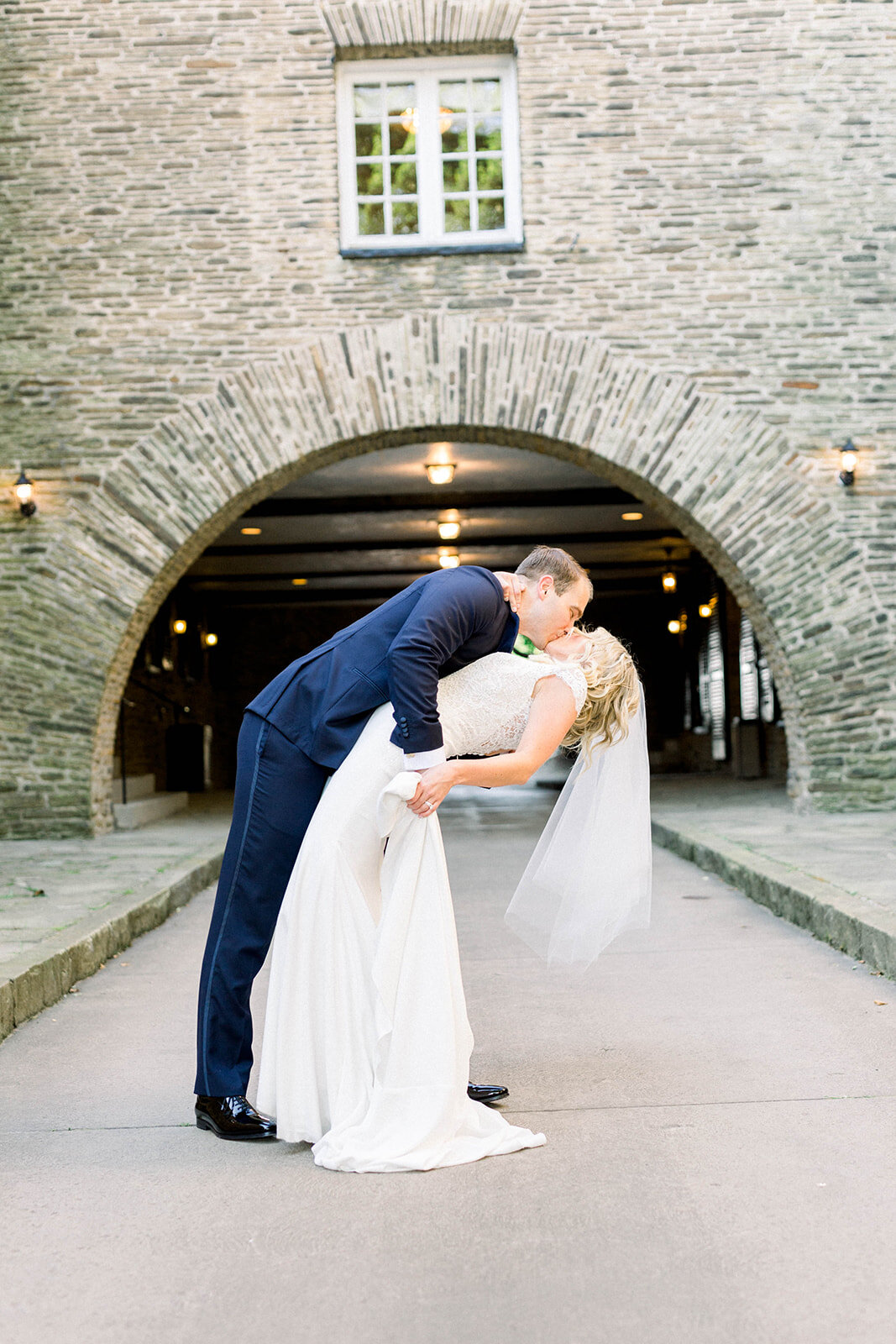 Longue Vue Club Wedding captured by Abbie Tyler Photography