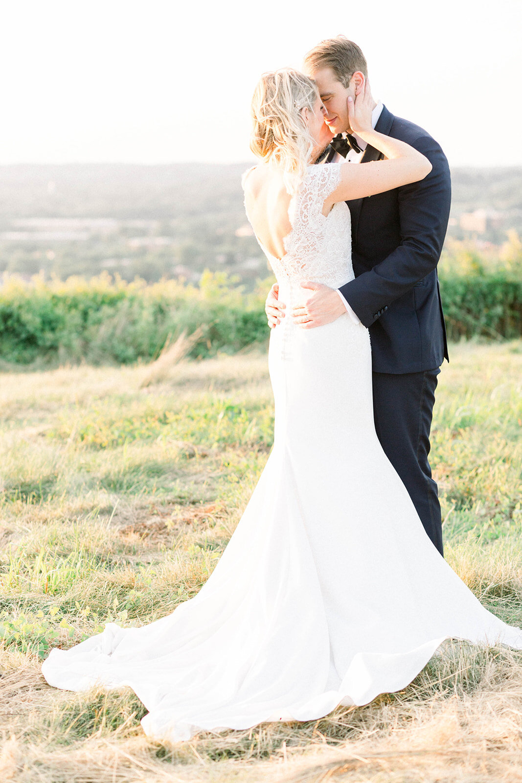 Outdoor wedding photography: Longue Vue Club Wedding captured by Abbie Tyler Photography