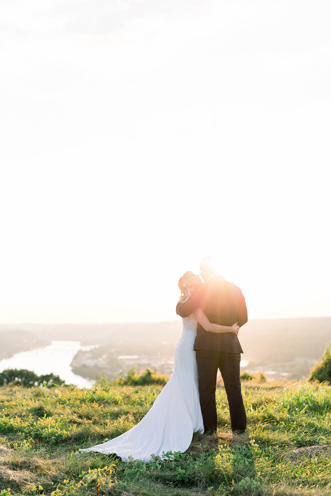 Golden hour wedding portrait: Longue Vue Club Wedding captured by Abbie Tyler Photography