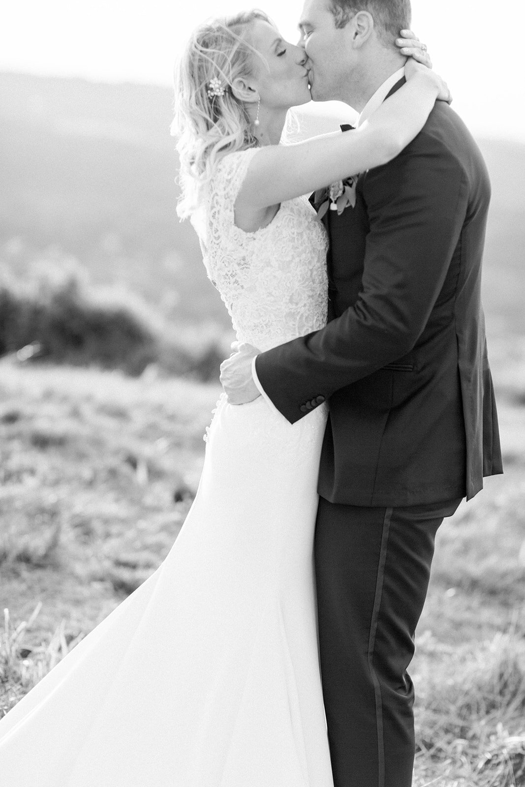 Longue Vue Club Wedding captured by Abbie Tyler Photography