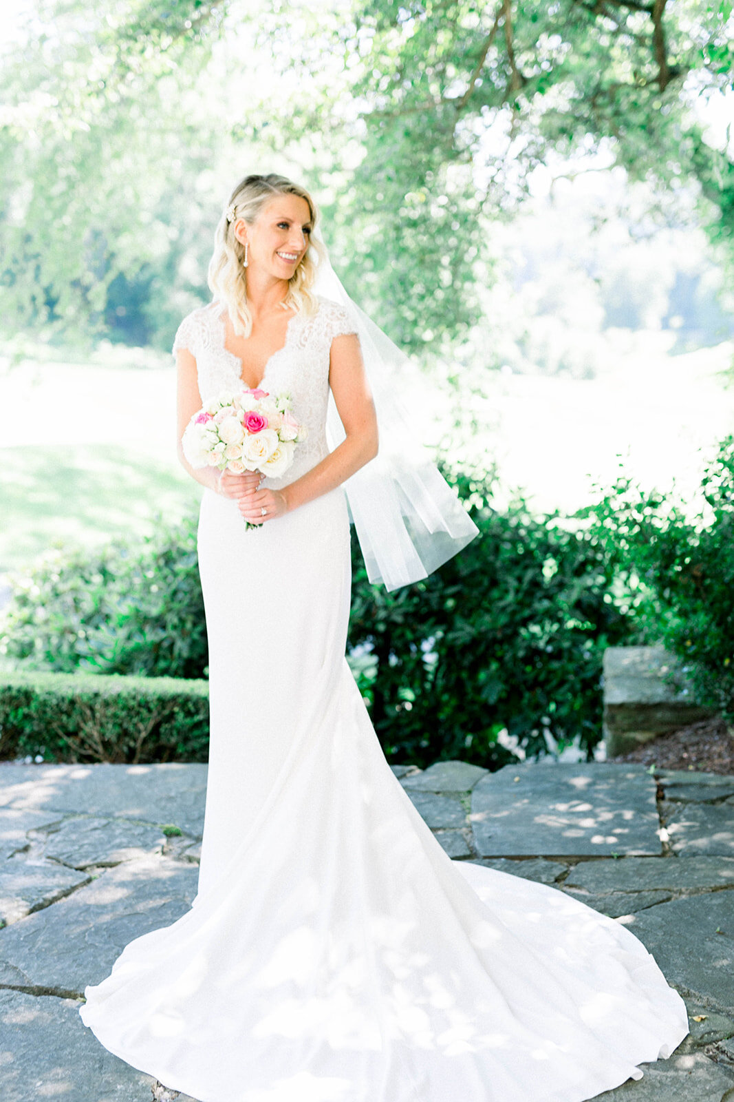 Lace wedding dress: Longue Vue Club Wedding captured by Abbie Tyler Photography