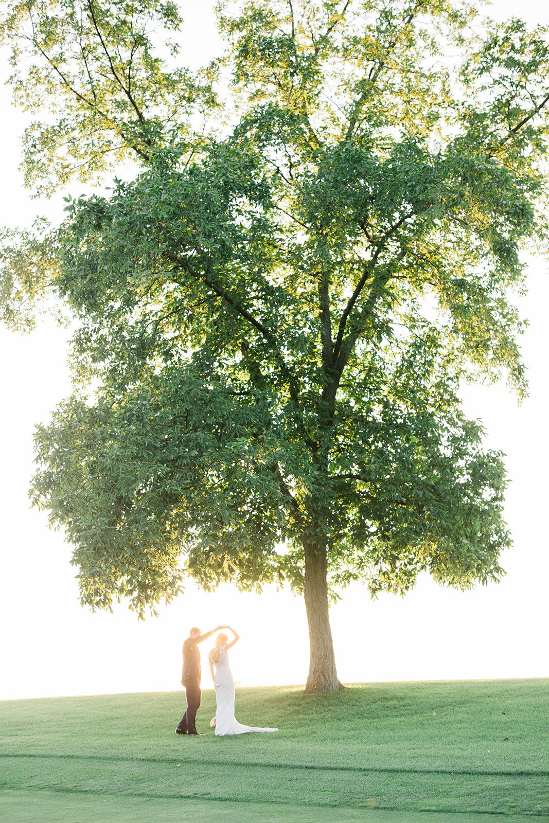 Longue Vue Club Wedding captured by Abbie Tyler Photography