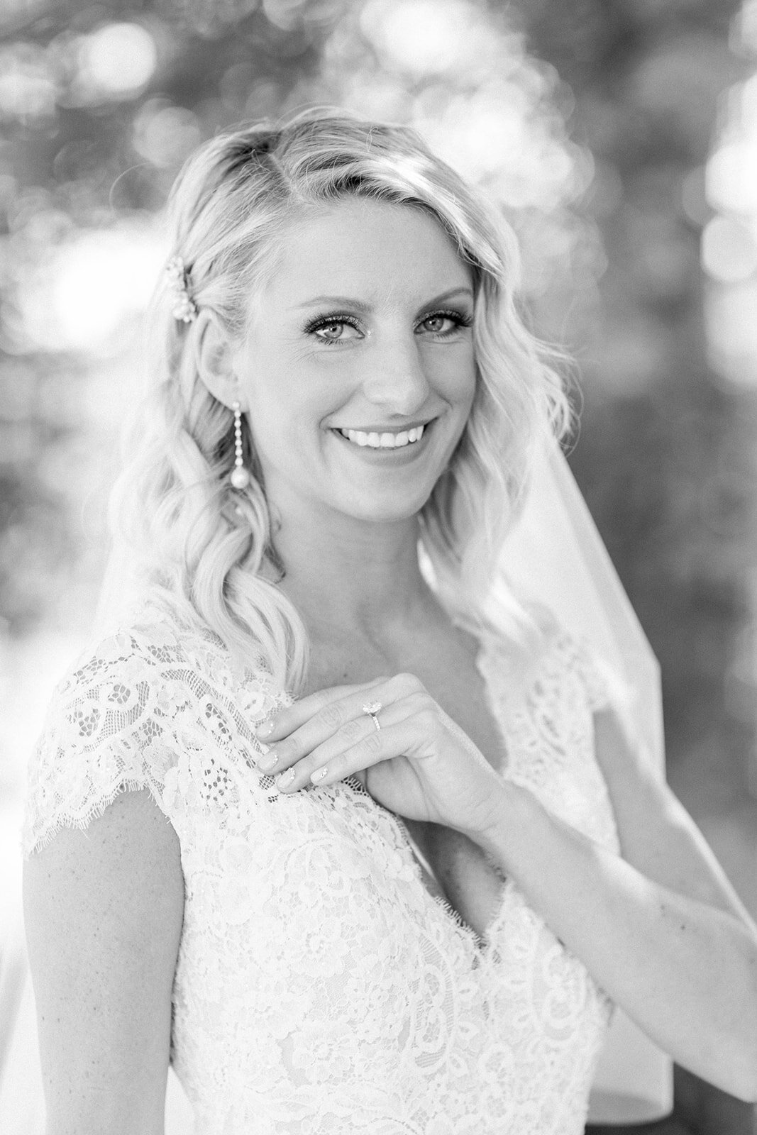 Bridal portrait: Longue Vue Club Wedding captured by Abbie Tyler Photography