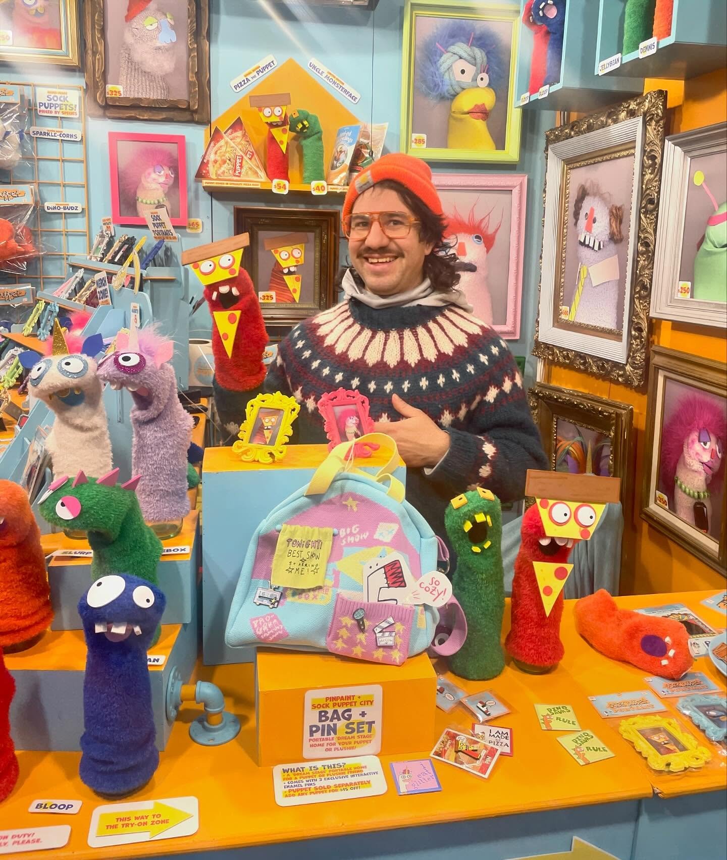 Did you get to meet the amazing Joe at the booth? Isn&rsquo;t he the best?!?

Sock Puppet City appreciation post for the great Joe DeGeorge aka @dolphindegeorge. Joe is the other person you&rsquo;ll find selling sock puppets and their portraits, and 