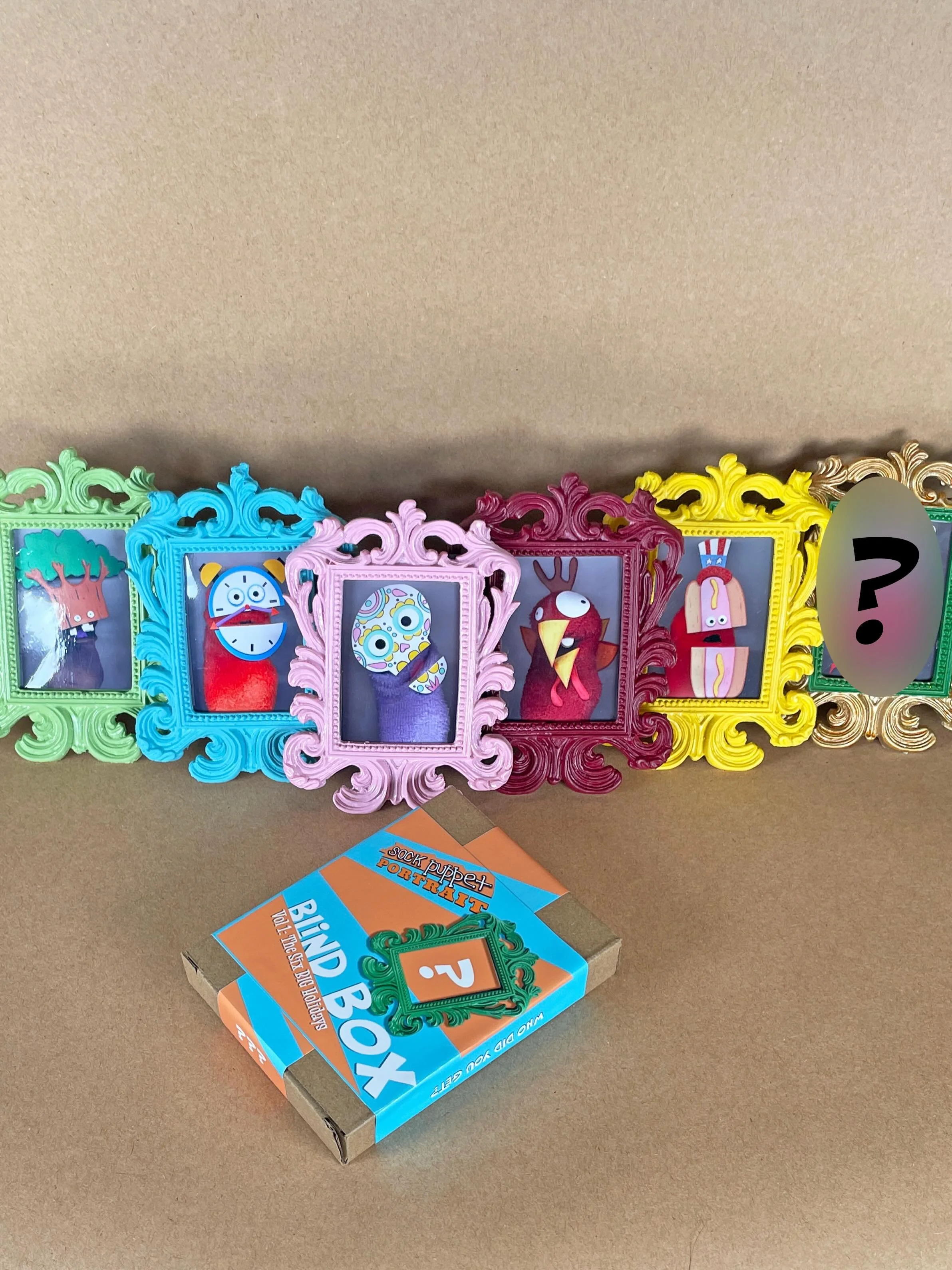WHO DID YOU GET? The Six Big Holidays blind box series has officially arrived.

Featuring the six major holidays: Thanksgiving, Daylight Savings, Dia de Los Muertos, Arbor Day, Independence Day, AND ONE MYSTERY CHASER

Each sealed blind box contains 