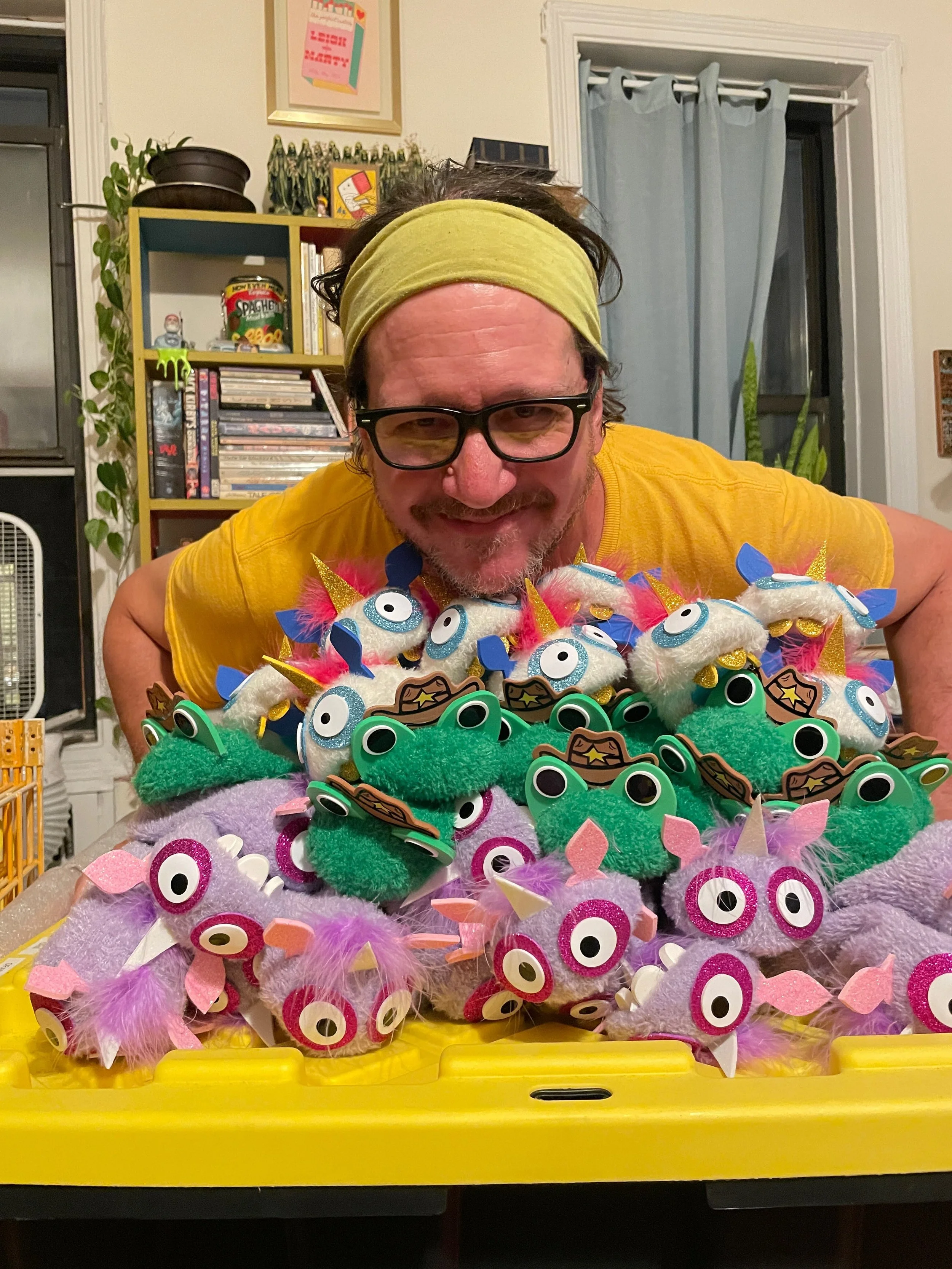 All done with the puppet show, back to making the puppet store. See you in less than two weeks, Boston! 😅😅🤪 #puppets #maker #handmade