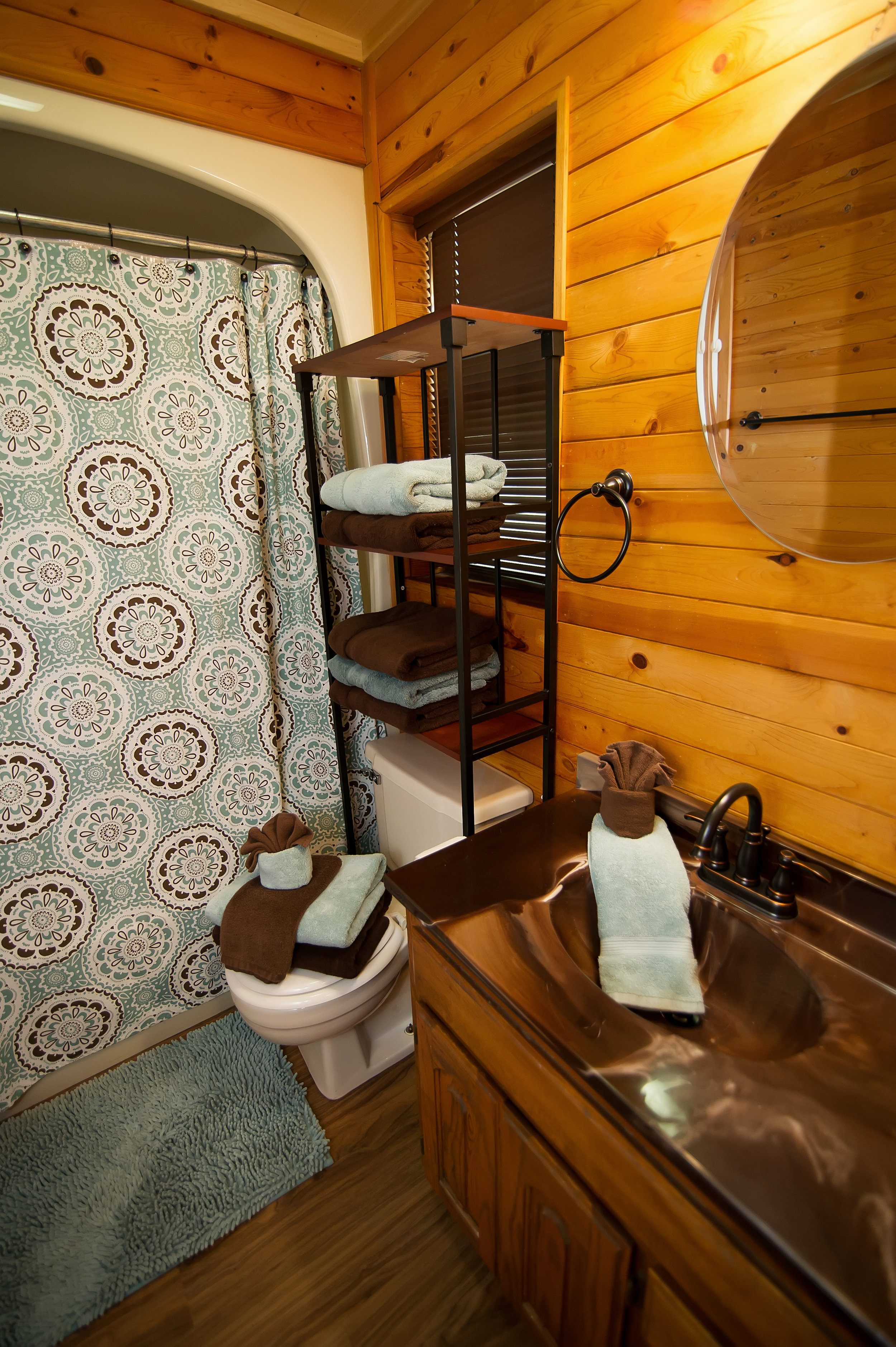 Hall bath.jpg