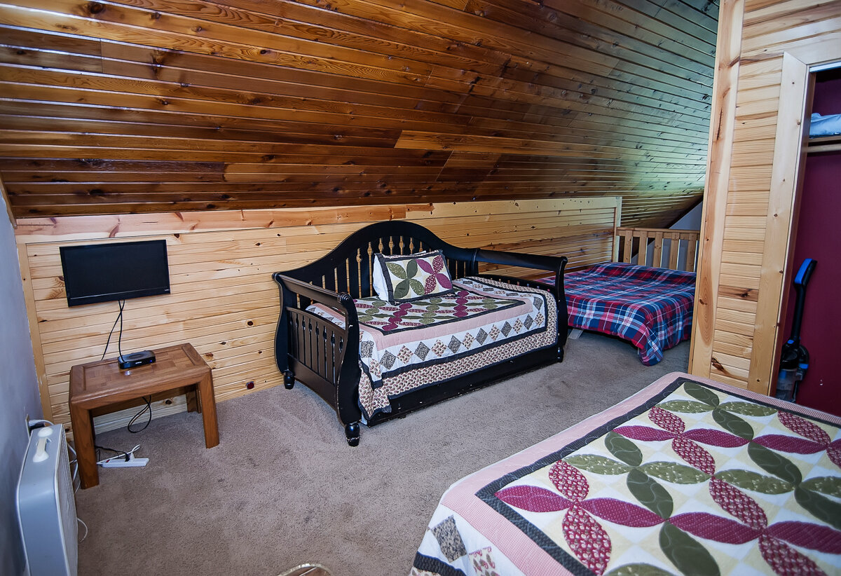 Cozy Pine Cottage Kiamichi Cabins