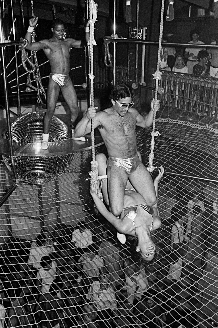 GG'S BARNUM ROOM DISCO BATS BY BILL BERNSTEIN