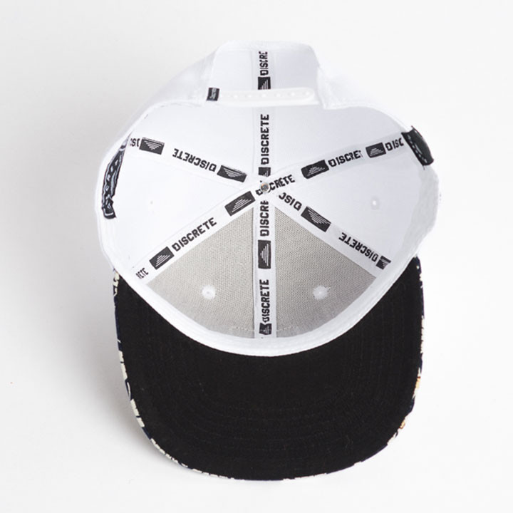 discrete_hats_16-17_PCS_3939.jpg