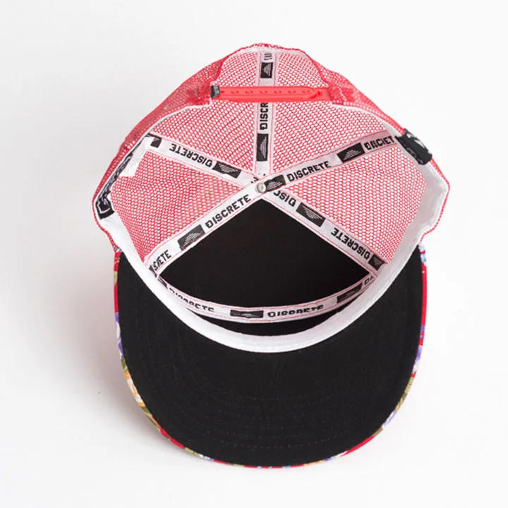 discrete_hats_16-17_PCS_3922.jpg