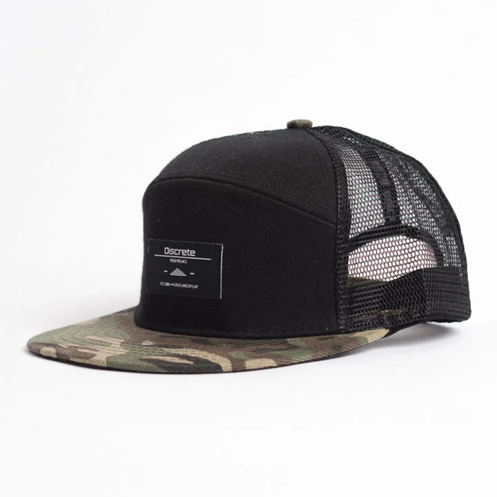 discrete_hats_16-17_PCS_3927.jpg