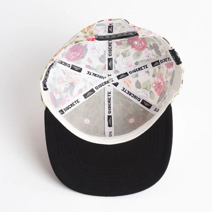 discrete_hats_16-17_PCS_3917_d919e071-c723-4a0f-a56d-b3d4bf4ffb17.jpg
