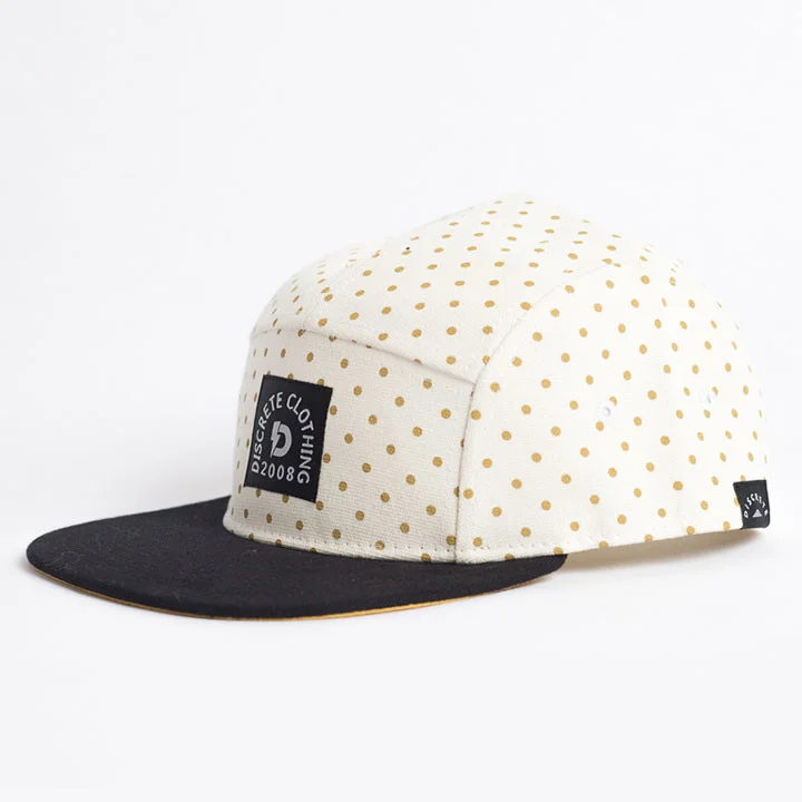 discrete_hats_16-17_PCS_3960-2.jpg