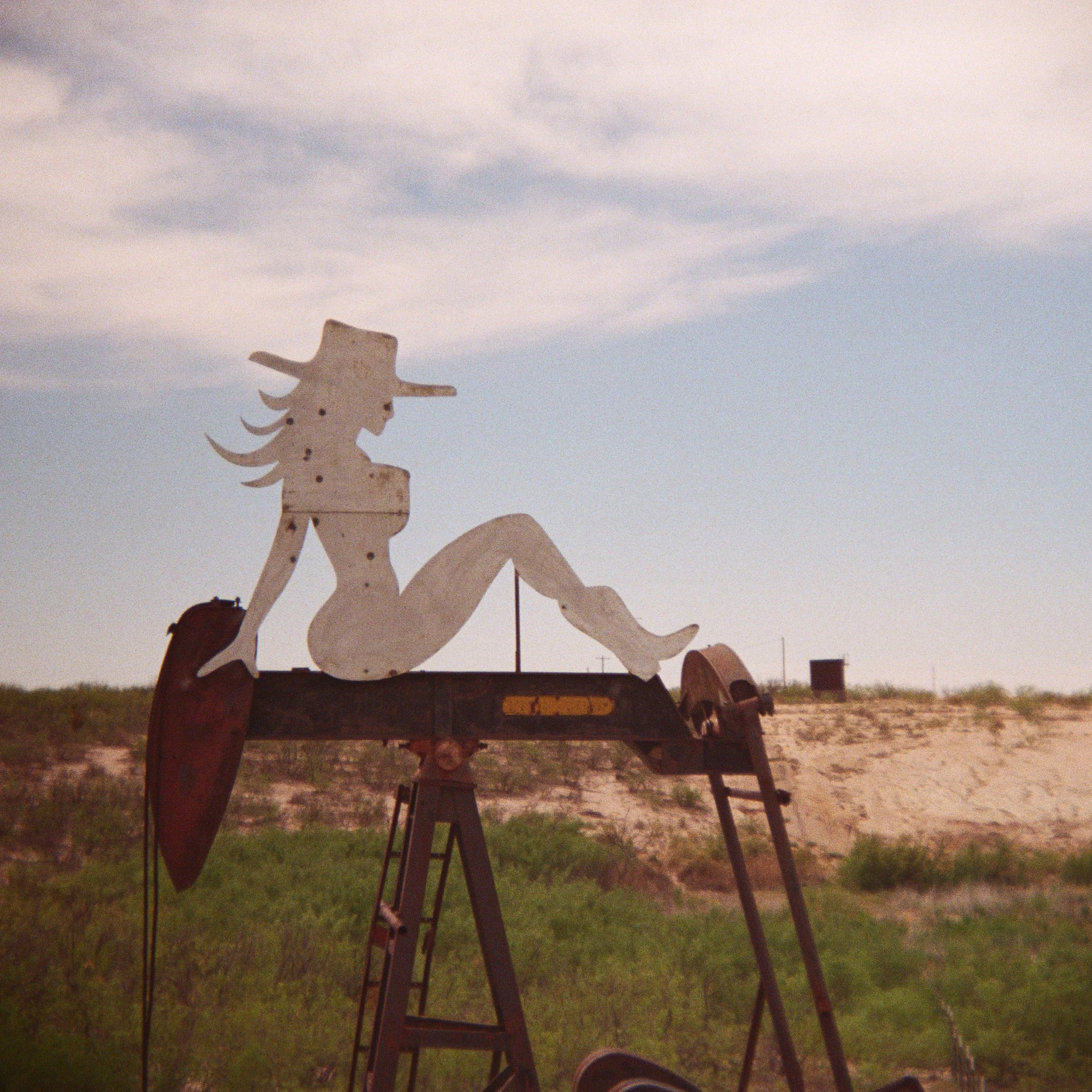 Oil-field-hottie.jpg