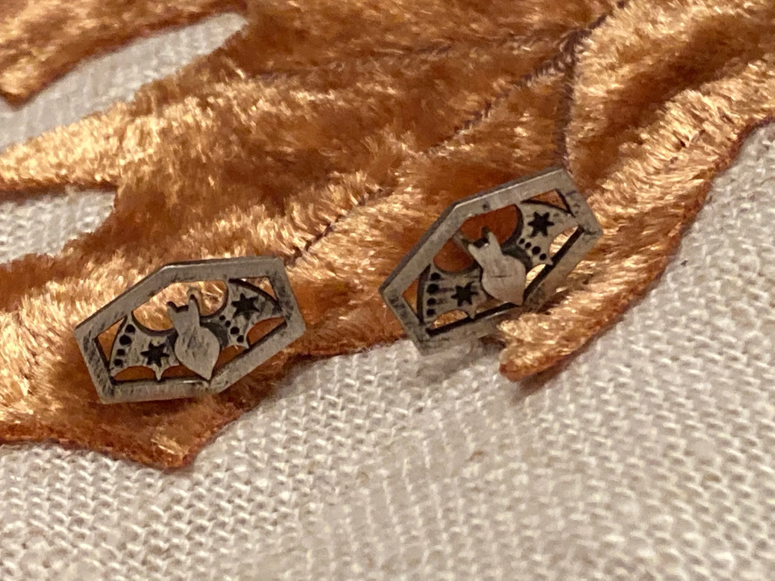 EB86456C-3385-4A9E-BD43-476E46CD627E