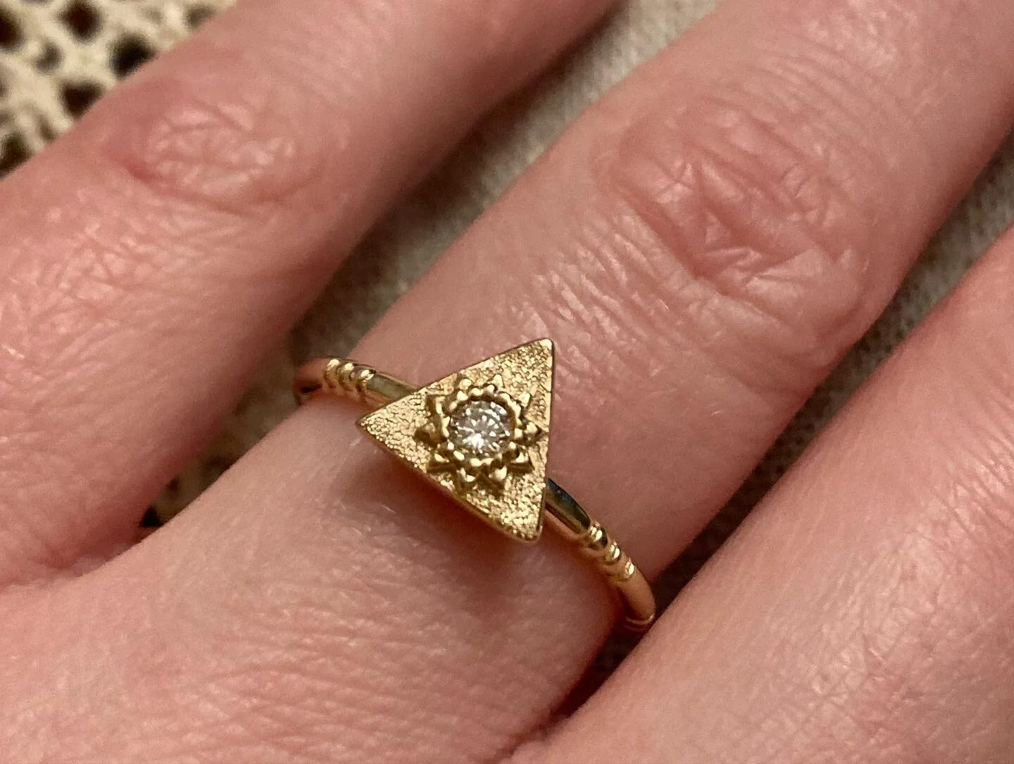 51709D30-9902-4A6A-8B64-9A0E035CE3C7