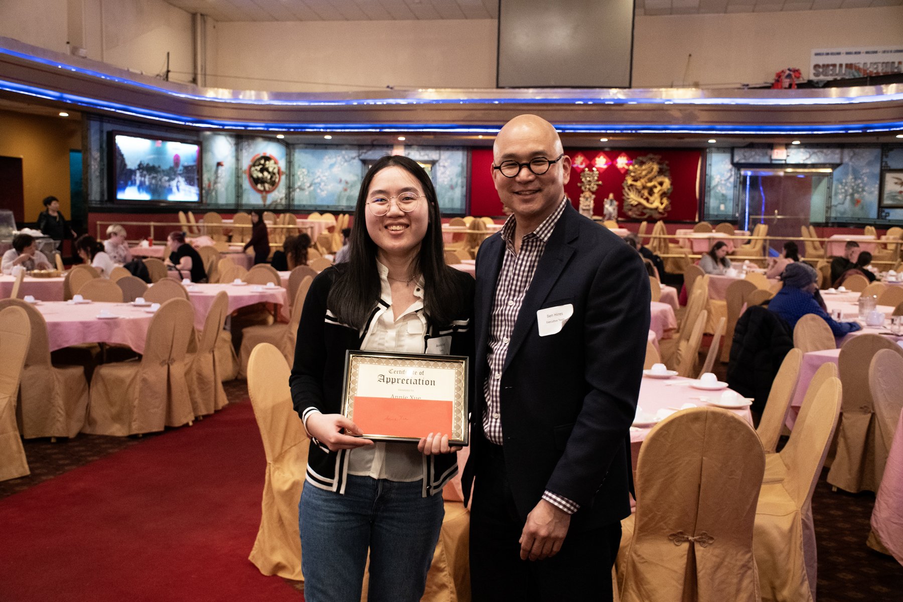 Annie Xue receives 10 years of service award