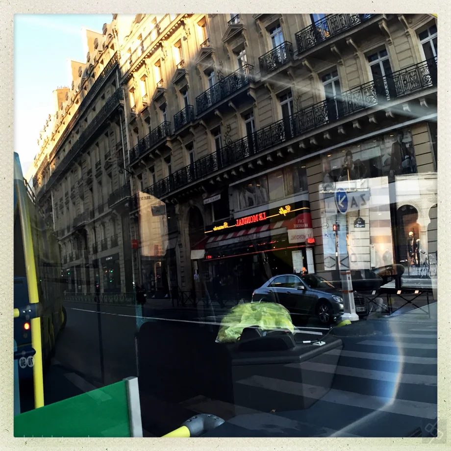 019-DerekClarkPhoto-Paris_France_iPhone.jpg