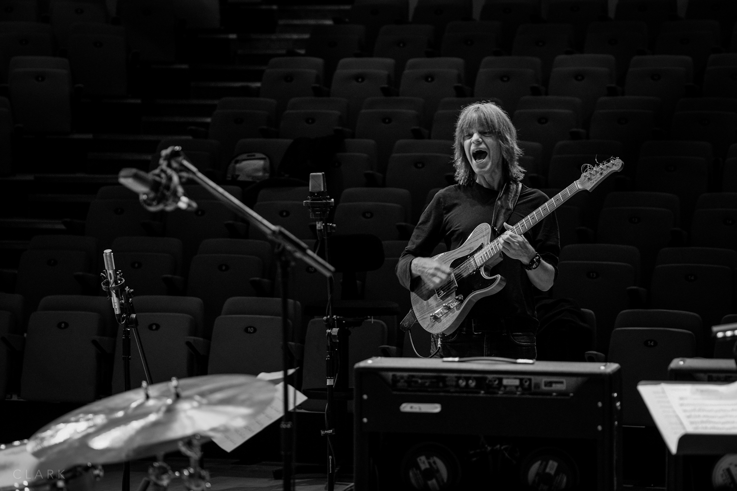 012_DerekClarkPhoto-Mike_Stern.jpg