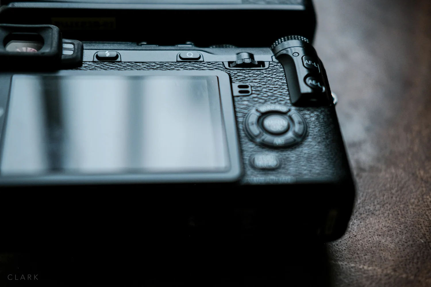 X-E2 back with D-Pad and a much more tactile thumb wheel.