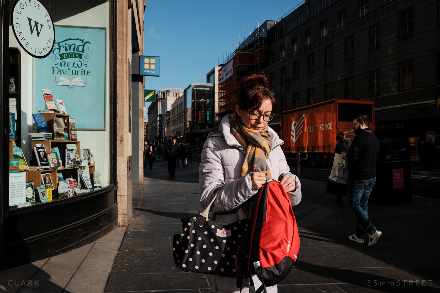 049_35mmStreet-Glasgow-28.03.19.jpg