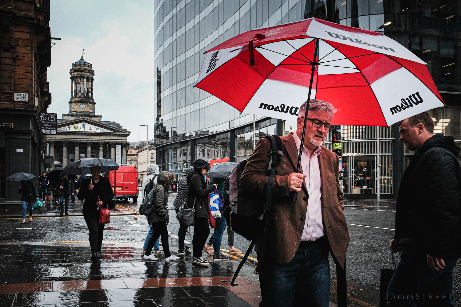 003_35mmStreet-Rainy-Friday-Glasgow.jpg