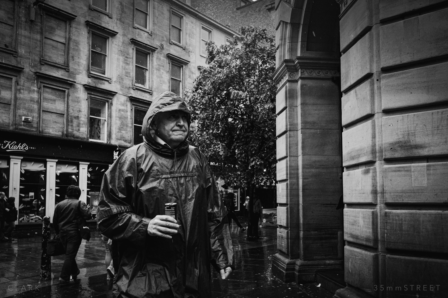 006_35mmStreet-Rainy-Friday-Glasgow.jpg