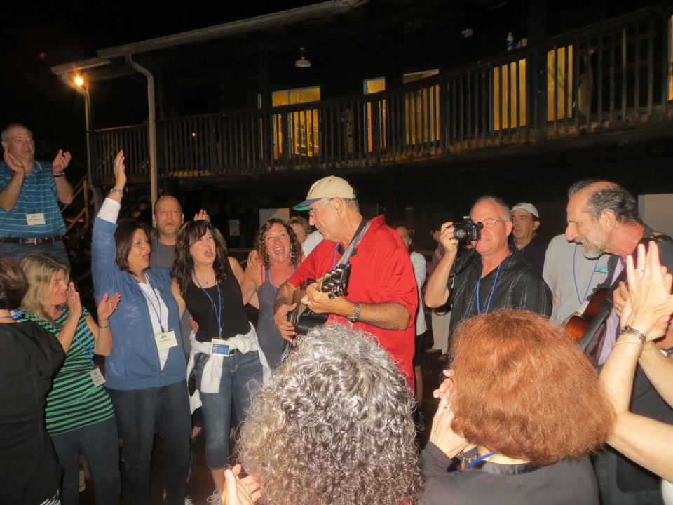 Gladstone-leading-impromptu-song-session-at-Coleman-reunion2.jpg