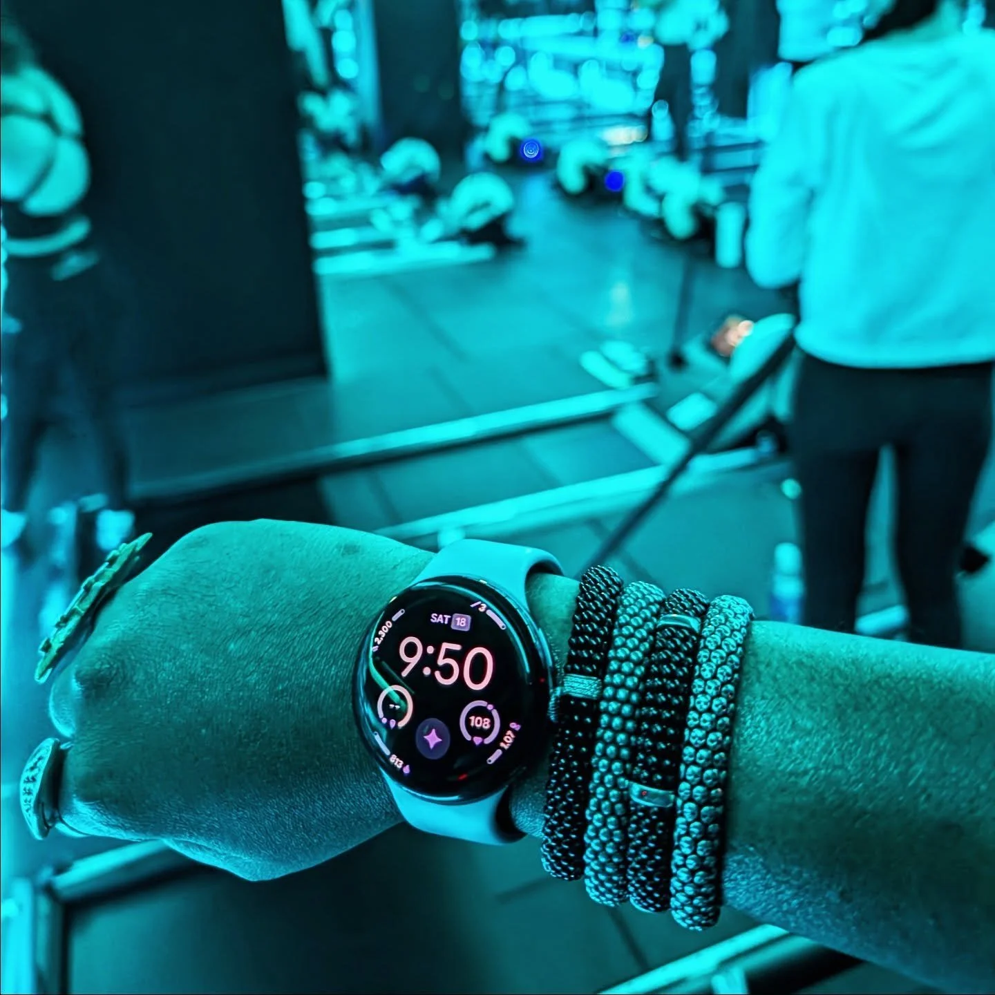 Before I continue with @nycwff I made the 9:50 am #sculpt class at @nrthrnstrong which was so fun - definitely will be back!
#styledirector #teampixel #creativedirector #fitness