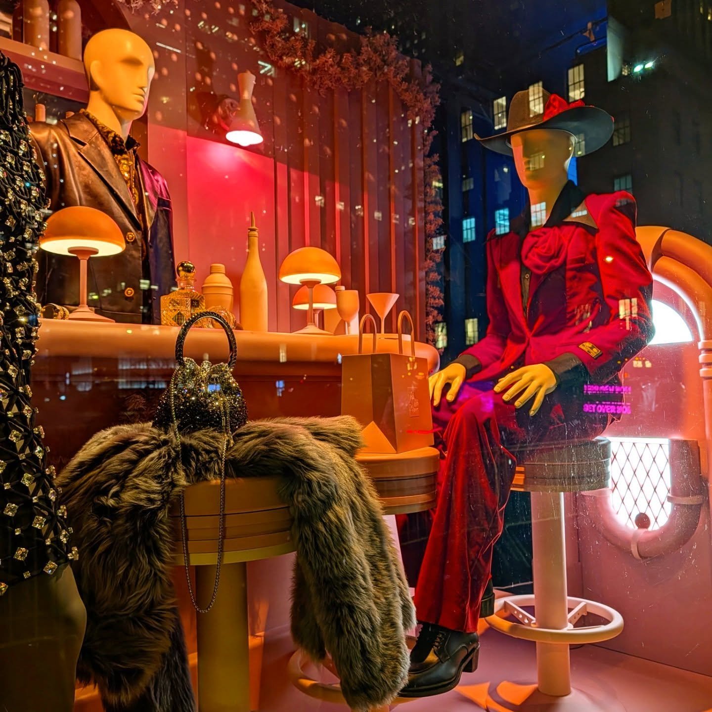 This year, @saks brought the windows to the next level with a mix of hanging with your work colleagues as well as #traveling 

#styledirector #creativedirector #teampixel