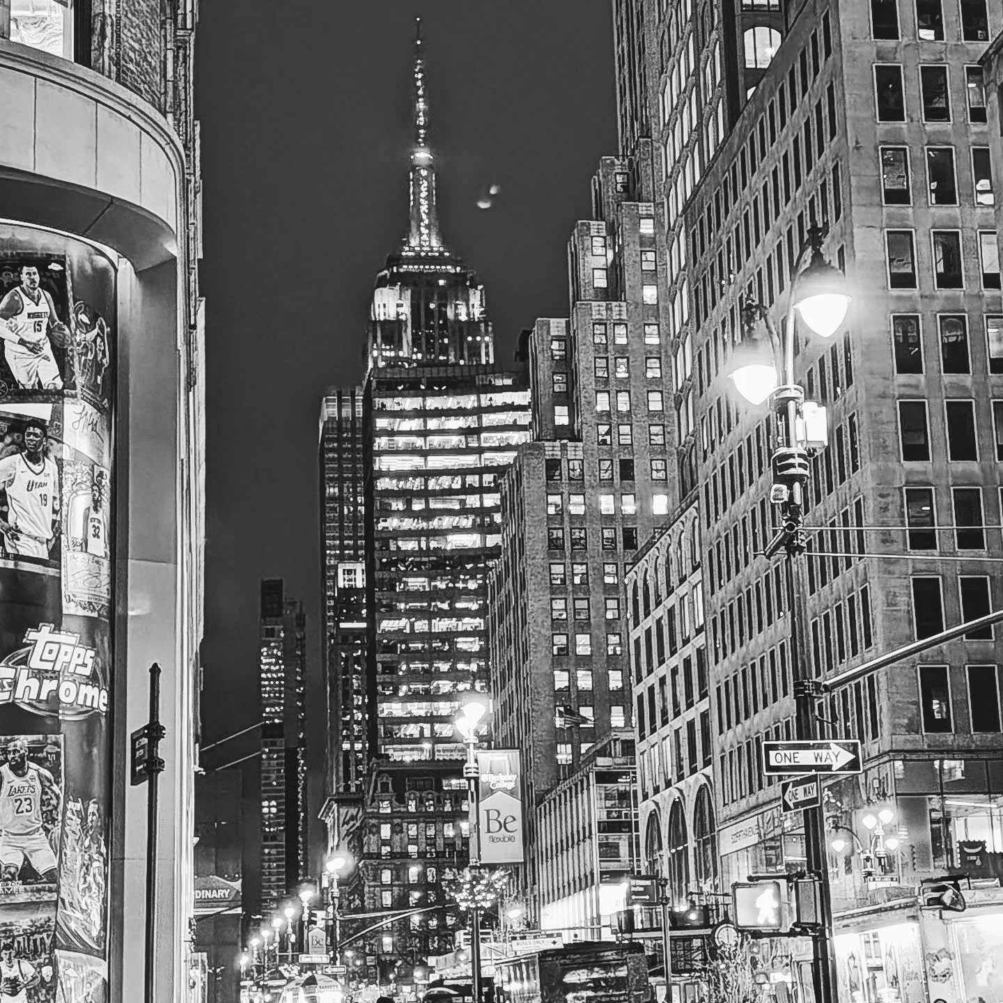 Out and about in the city prior to Christmas Eve taking it all in

#styledirector #creativedirector #teampixel