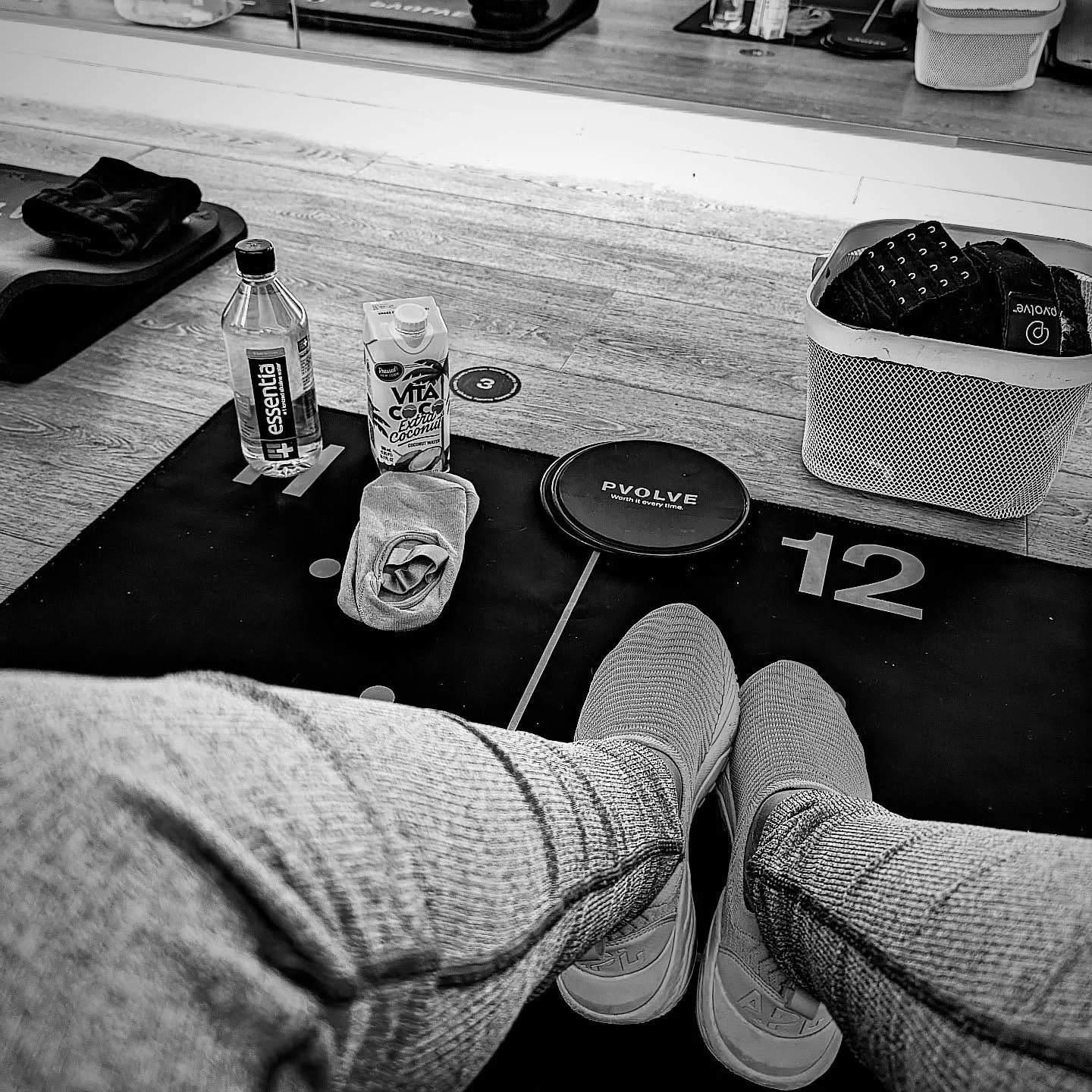 After watching my #almamater @iub @indianafootball win the National Championship last night, it was time to be up and early and to have a really great workout at @pvolve for their #worthiteverytime led by @trainwithzachy and a meditation by @headspac