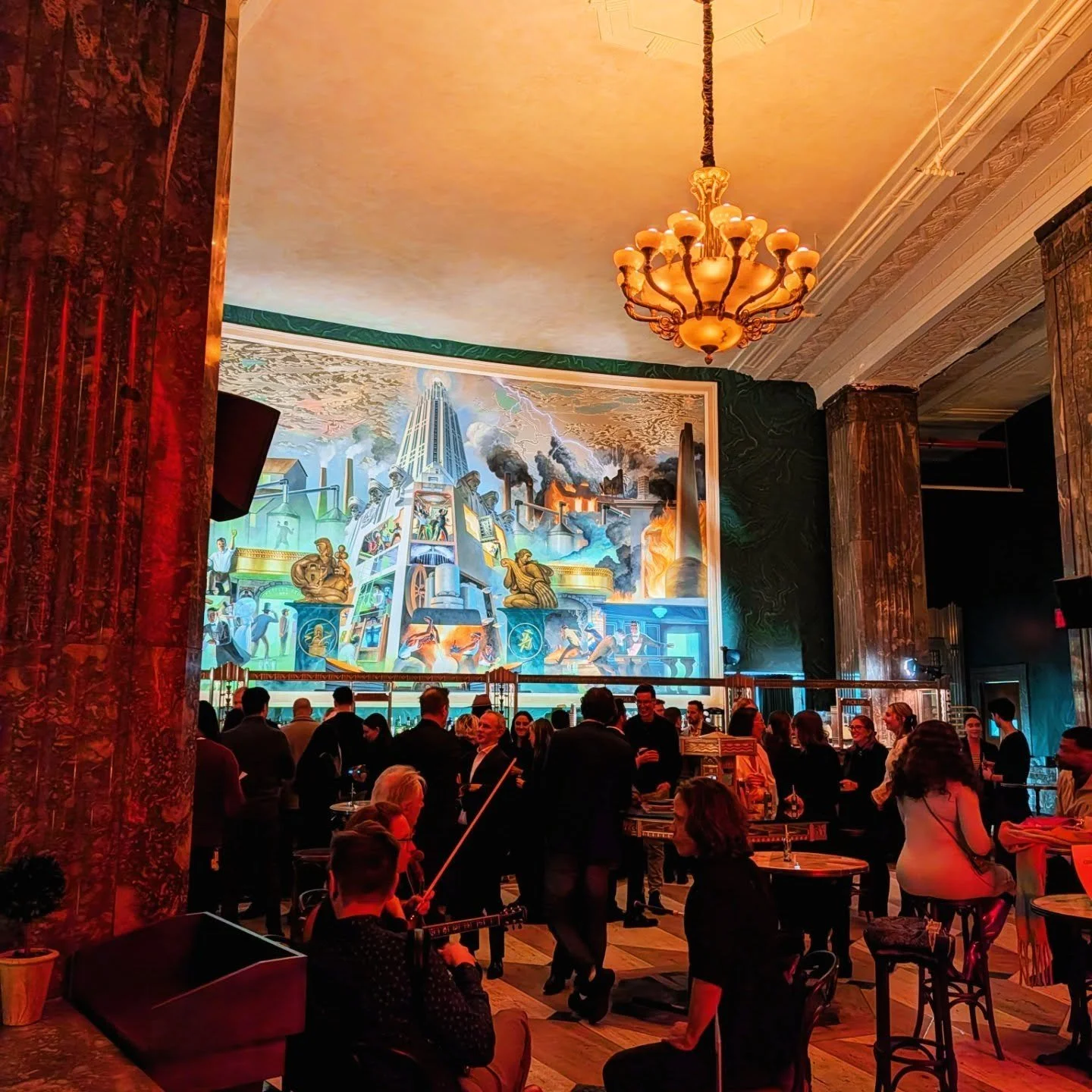 The night before we dropped @athleisuremag issue @pvfarkas and I were invited to the @burnsdistilled via @johnniewalkerus @lagavulinwhisky @obanwhisky @buchananswhisky at @conwellcoffeehall for a night of cocktails, a 3 course meal (first time trying