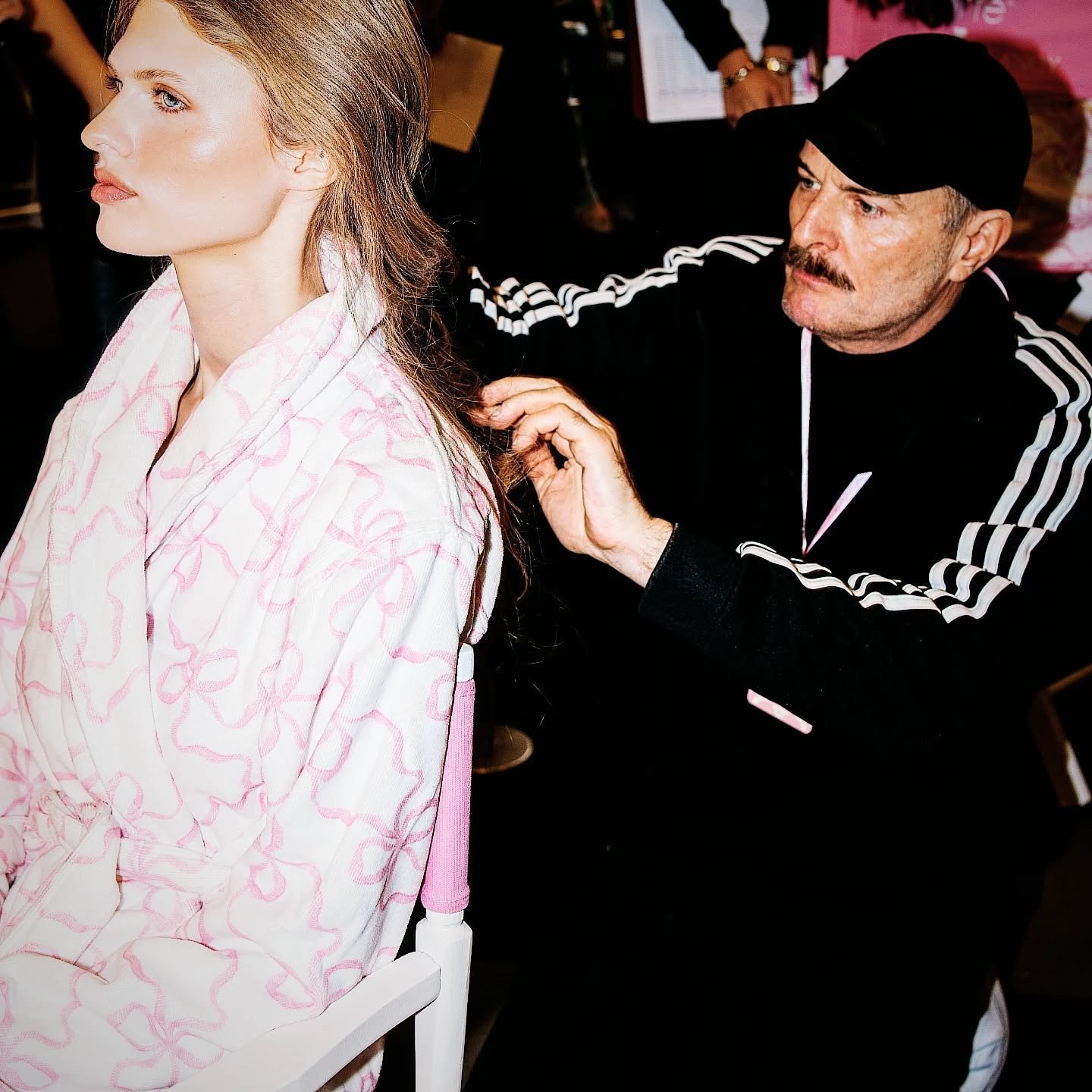 On Wed I headed backstage for the @loveshackfancy #NYFW FW26 show. Enjoyed chatting it up with celeb hairstylist @brentlawler to talk about how he achieved his undone yet polished look with @batiste_us @goodyhair @bioionic at the historic #gildedage 