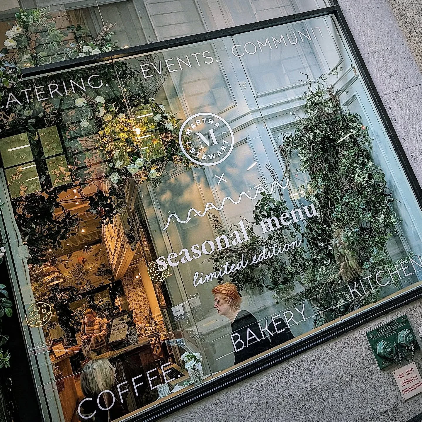 Has anyone checked out @_mamannyc_ X @marthastewart @marthastewart48 happened to see this in the neighborhood and am intrigued about what this seasonal menu is

#styledirector #creativedirector #teampixel