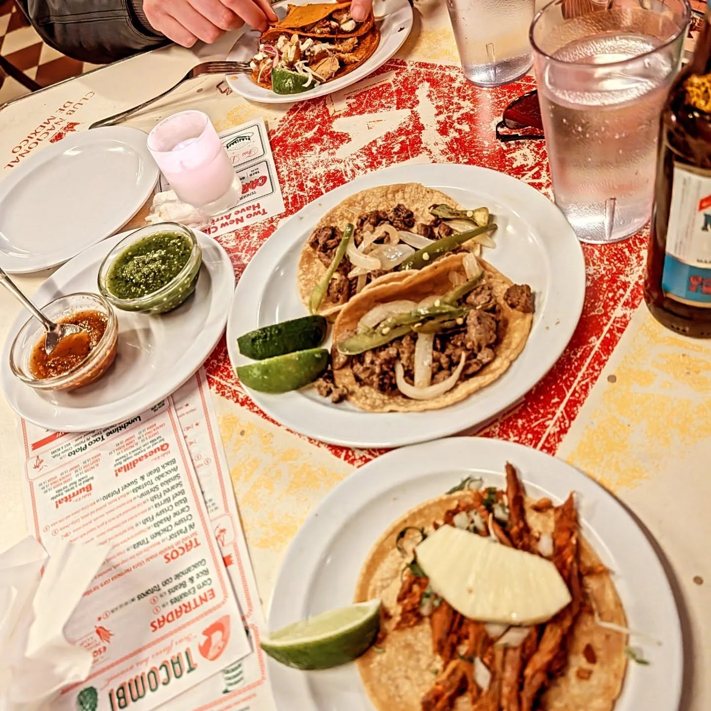Solo #tacotuesdays are good sharing Taco Tuesday with @pvfarkas is better. Yesterday taking a mini break after #marchmadness bracket talks - had to do it at @tacombi while enjoying a bit of Happy Hour.

#styledirector #creativedirector #teampixel